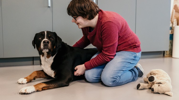 Een warme thuisbasis: hoe twee broers zorg anders aanpakken