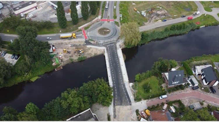 Ie kúnt weer oaver de Hoevenbrug