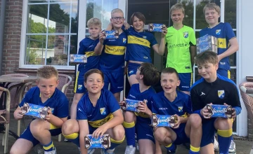 JO12-3 Sportclub Lochem scoort met ijstaarten