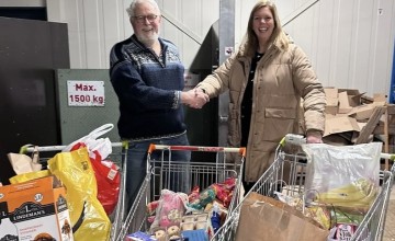 Innerwheel Barchem voorziet Voedselbank Oost-Achterhoek van boodschappen