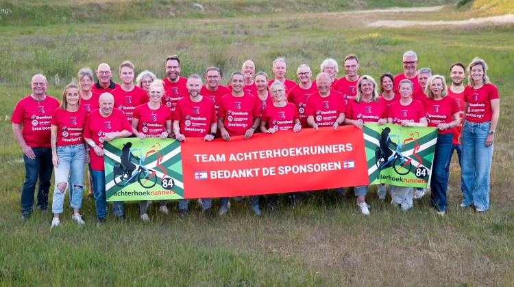 Roparunteam de Achterhoekrunners lopen door Laren en Lochem voor het goede doel