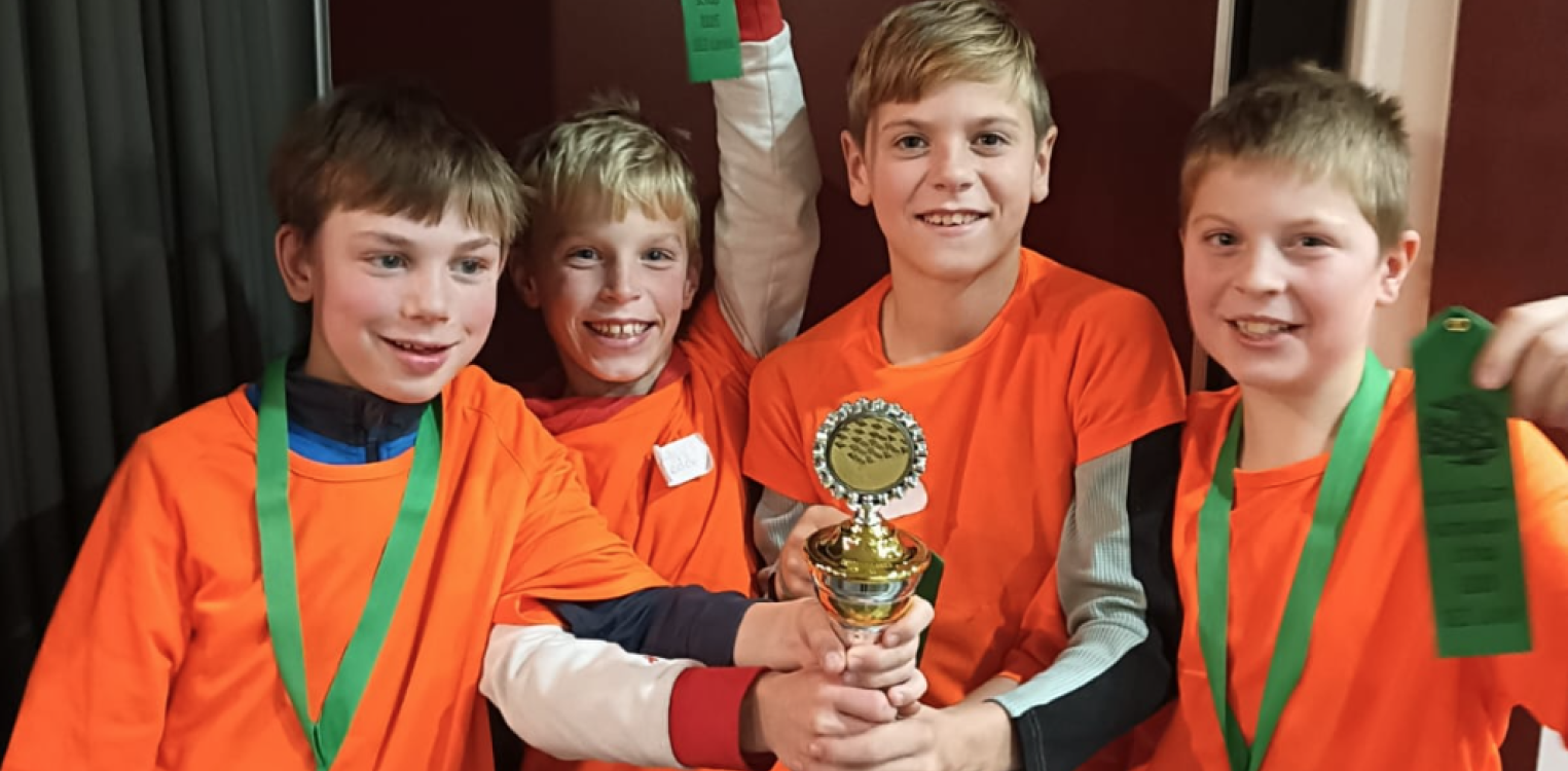 Pupillen PWA 2 wint gemeentelijk damtoernooi in Laren