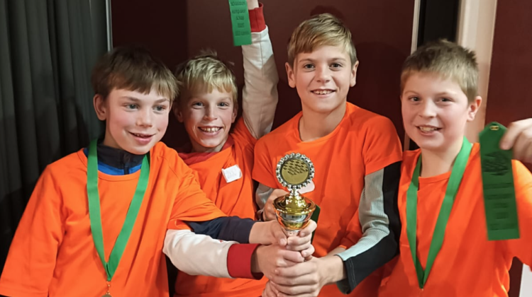 Pupillen PWA 2 wint gemeentelijk damtoernooi in Laren
