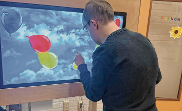 Ronde Tafel Lochem schenkt  bijdrage voor belevenistafel De Oever