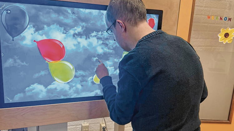 Ronde Tafel Lochem schenkt  bijdrage voor belevenistafel De Oever