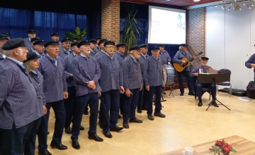 Zutphense fluisterbootschippers zingen voor Zonnebloem Gorssel