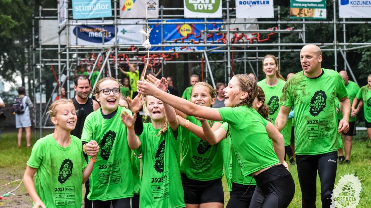 Graaf Obstacle Run een feest voor toeschouwers