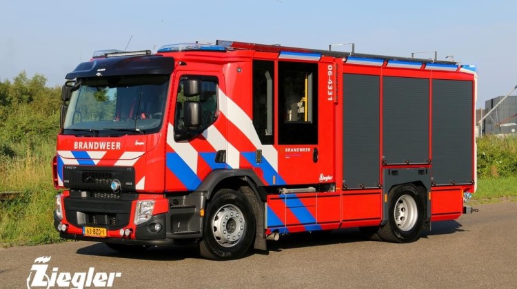 Nieuwe tankautospuit voor Brandweer Almen