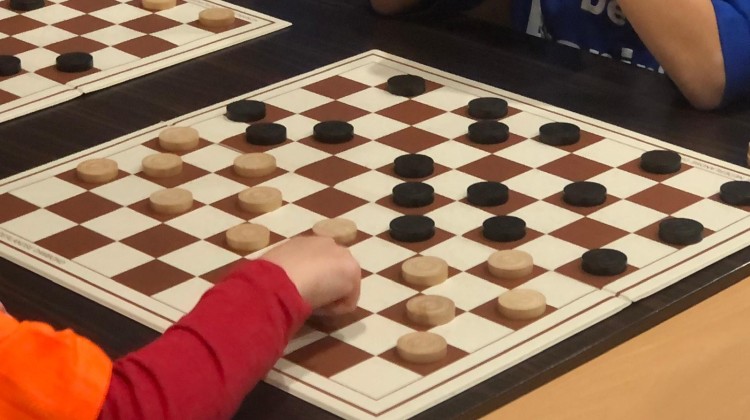 Pupillen PWA 2 wint gemeentelijk damtoernooi in Laren