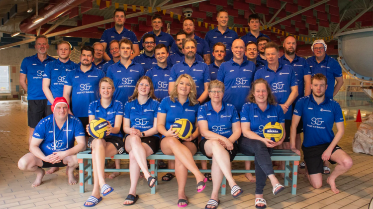 Nieuwe sponsoren en nieuwe outfit De Berkelduikers Waterpolo