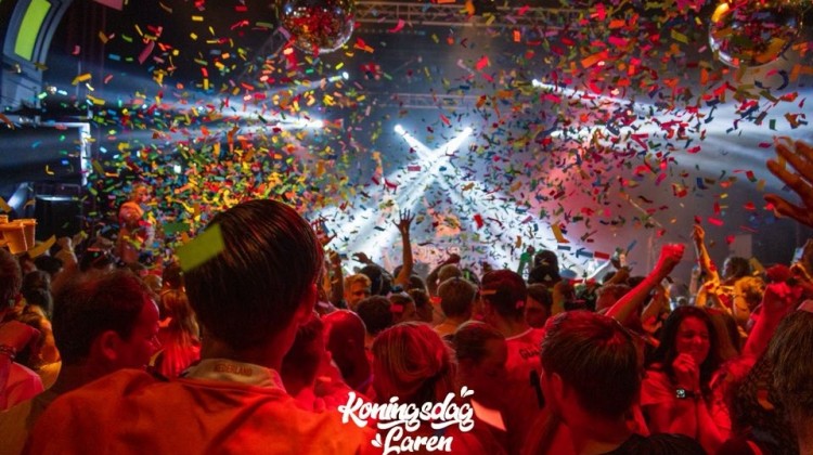 Koningsdag in Laren: feest voor jong en oud groeit door