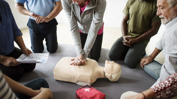 Stichting AED Eefde-Gorssel organiseert reanimatie- en AED-cursussen