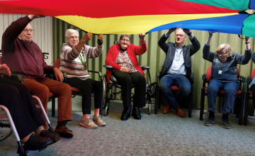 Beweegbus zet bewoners zorgorganisaties in beweging