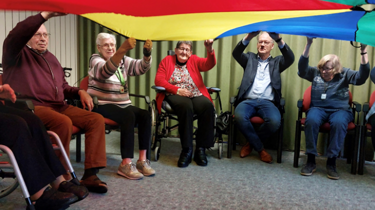 Beweegbus zet bewoners zorgorganisaties in beweging