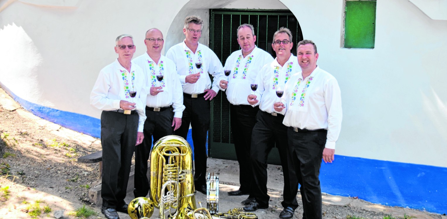 Blaaskapel Vinocanka uit Lochem viert 30-jarig jubileum