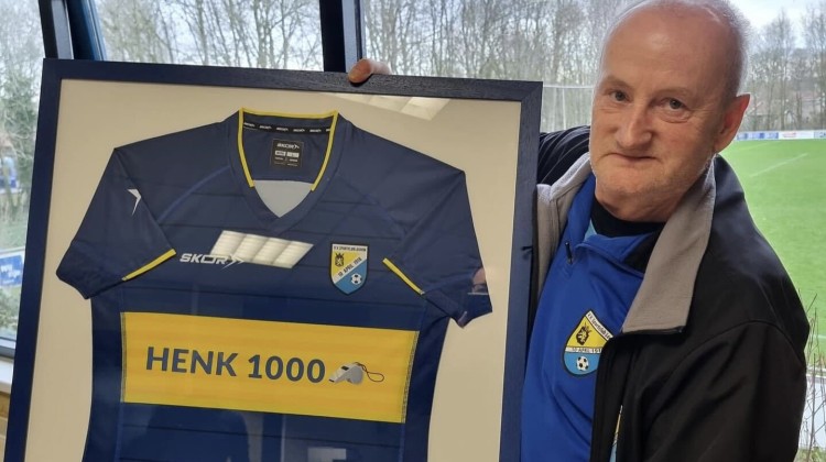 Henk Horsman al 1000 keer scheidsrechter bij Sportclub Lochem