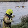 Brandweer Lochem ‘redt’ boom uit Twentekanaal