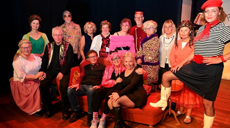 ONA speelt Schouwburg Lochem plat met ‘Bedt & Bubbels’