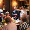 Jong en oud samen aan tafel tijdens NLdoet-lunch in Harfsen