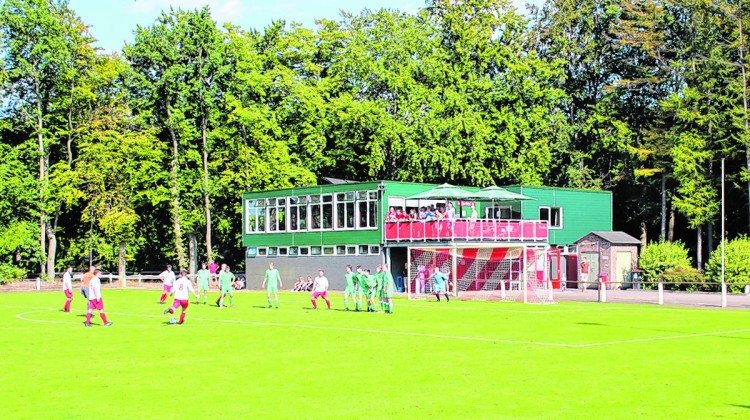 75 jaar voetbal in Harfsen  wordt groots gevierd
