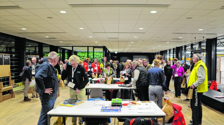 Met gesloten beurs; Beursvloer Lochem groot succes