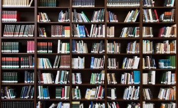 Zomerverkoop afgeschreven media Bibliotheek Lochem
