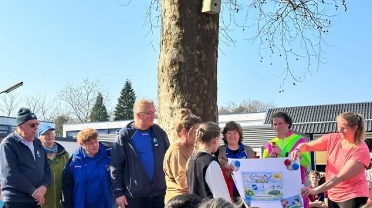 Vennegötte haalt bijna 3.200 euro op voor nieuwe tafeltennishal