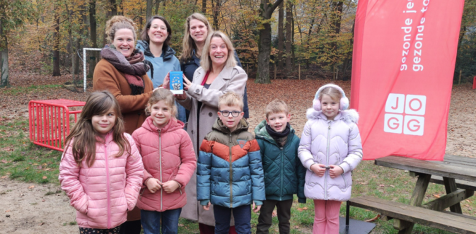 Wethouder Goodin deelt beweegpot uit aan Barchschole