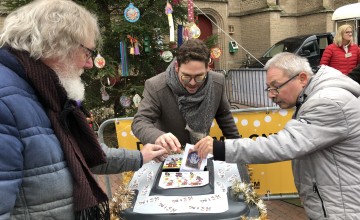 Met het ontsteken van de Wensboom werd Kerstmarkt Lochem geopend