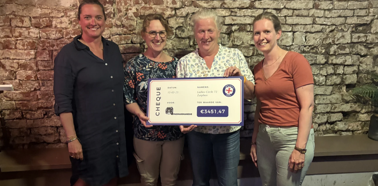 Pasmanmanege ontvangt donatie van Zutphense serviceclub