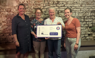 Pasmanmanege ontvangt donatie van Zutphense serviceclub