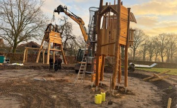 Nieuwe buitenspeeltuin in aanleg bij Erve Brooks