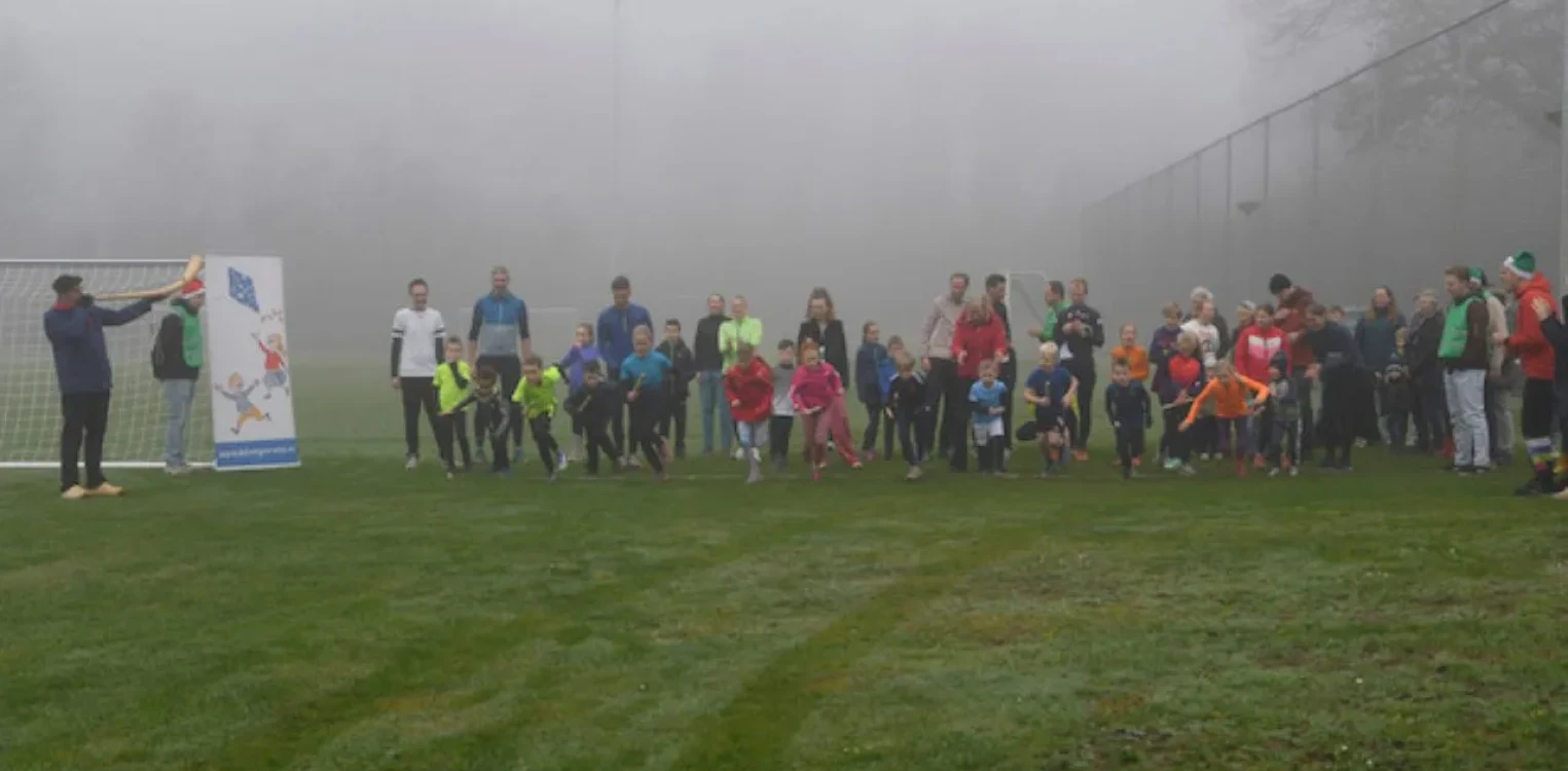 Kou en mist houden recordaantal deelnemers niet tegen bij Berkelloop Almen
