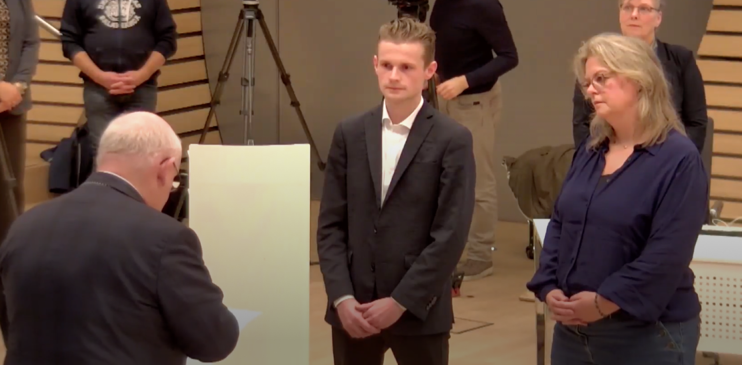 Twee nieuwe fractievertegenwoordigers beëdigd in Lochemse gemeenteraad