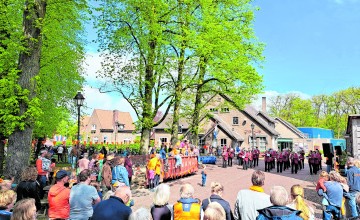 Ouderwets gezellige Koningsdag in Almen