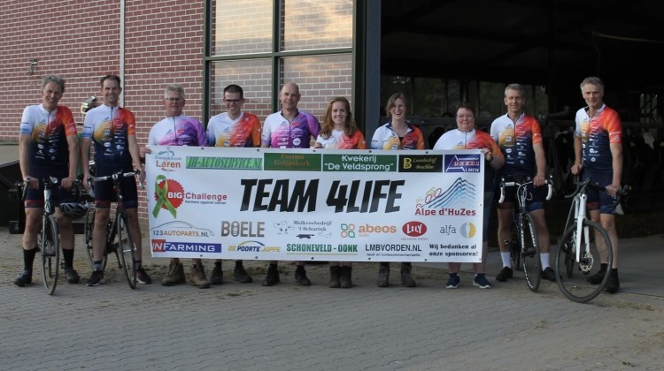 Big Challenge team 4LIFE beklimt Alpe d’Huzes voor KWF