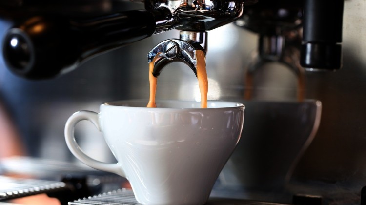 Waarom je koffie moet drinken voor een powernap