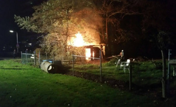 Aangestoken tuinhuisje brandt volledig uit