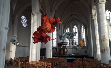 Foto's | Bijzondere papiersculpturen in Gudulakerk Lochem