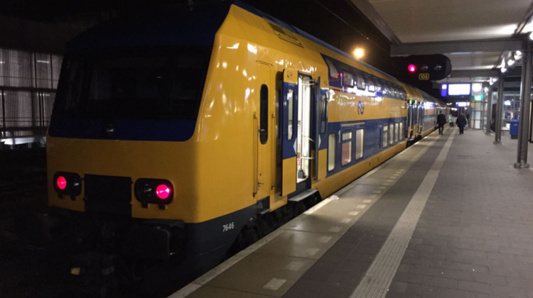Politie legt treinverkeer van en naar Arnhem korte tijd stil 