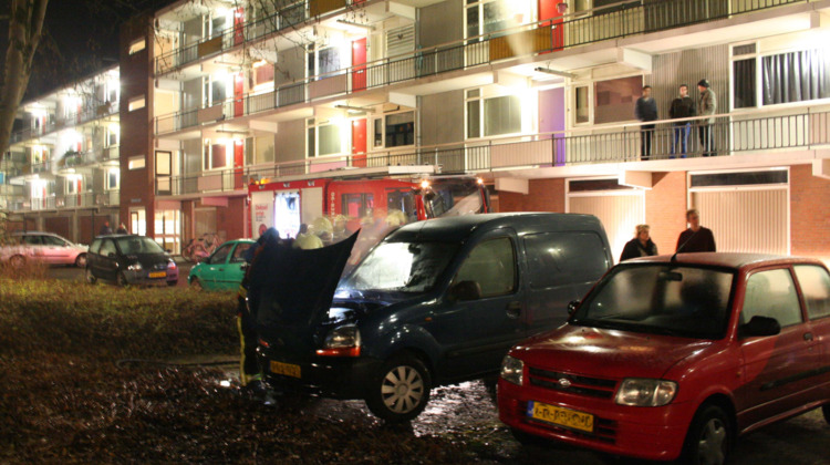 Autobrand in Zutphen, vermoedelijk aangestoken
