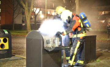 Ondergrondse container in de brand, vermoedelijk aangestoken