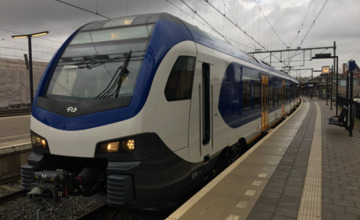Treinspotters blij met nieuwe sprinter NS