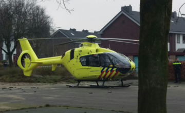 Traumaheli landt in woonwijk Eerbeek