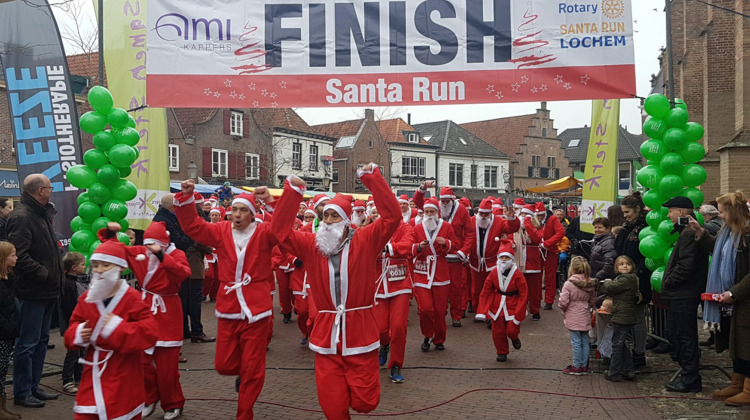 Video | Santarun Lochem levert 4000 euro op 
