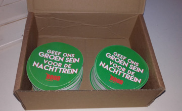 SP-jongeren delen nog meer stickers uit 
