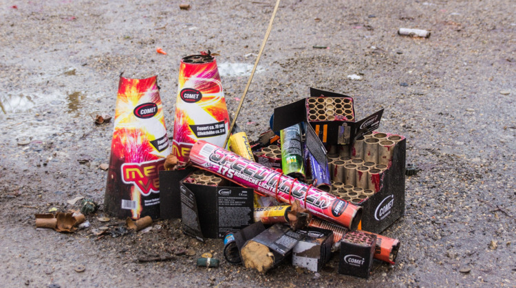 Zutphenaren vegen vuurwerk snel bij elkaar