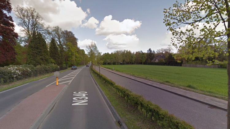 Studente rijdt tijdens eerste rit deuk in auto