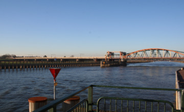 Treinen Arnhem gestremd door defecte brug