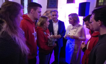 SP-jongeren schotelen nieuwe burgemeester nachttrein voor